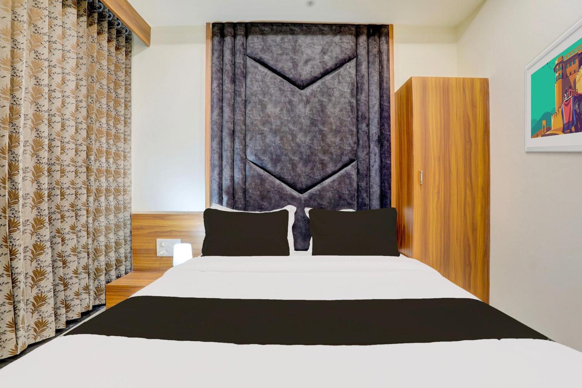 Hotel O Sun Light Ahmedabad Eksteriør billede