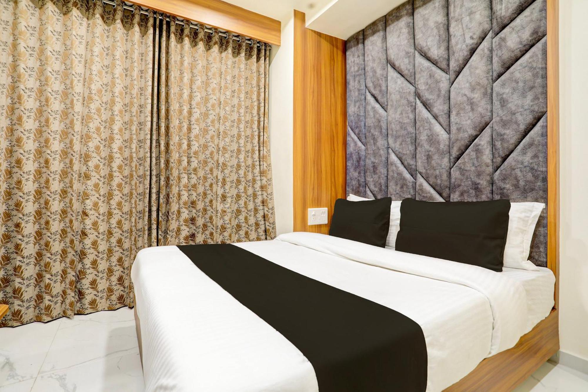 Hotel O Sun Light Ahmedabad Eksteriør billede