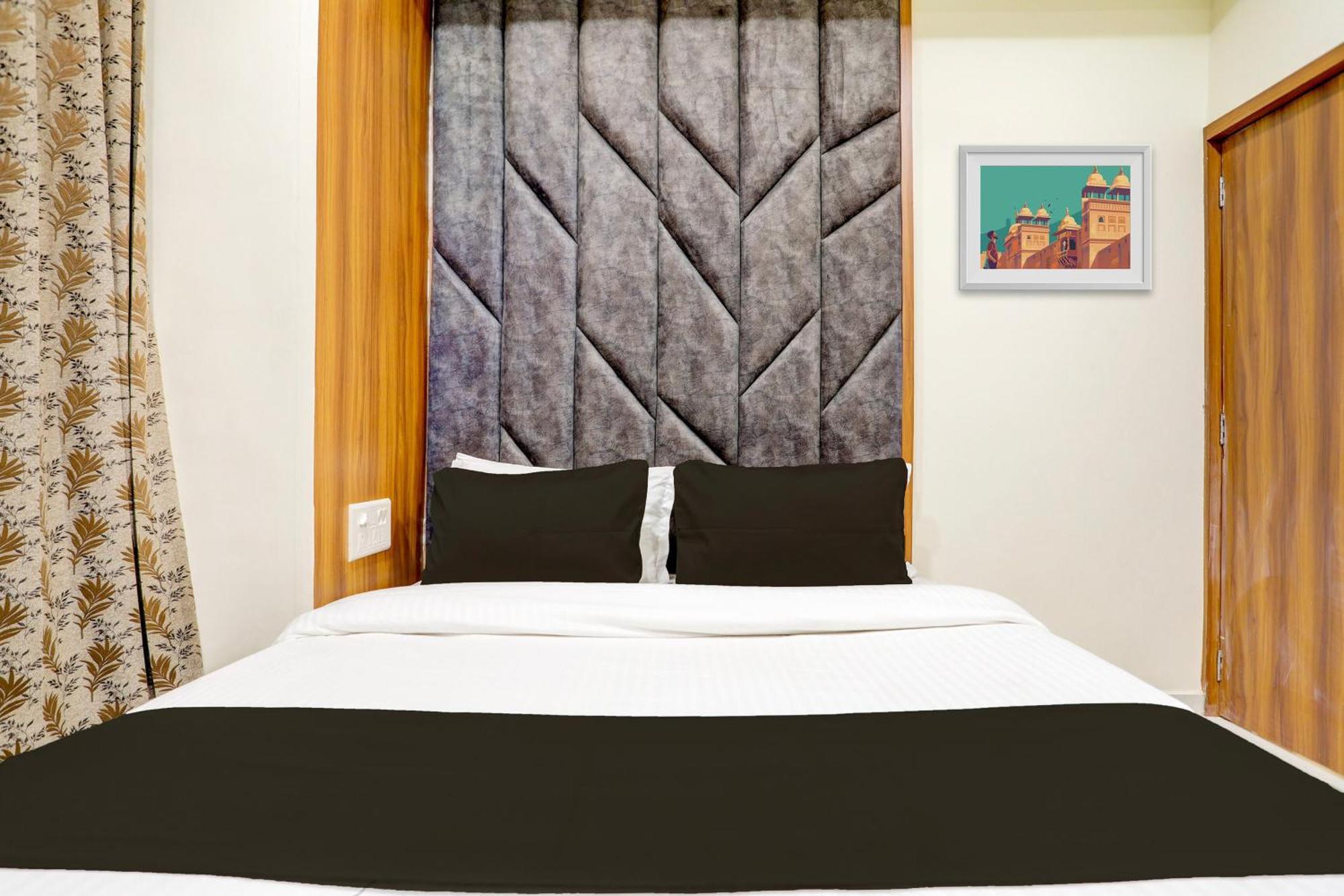 Hotel O Sun Light Ahmedabad Eksteriør billede