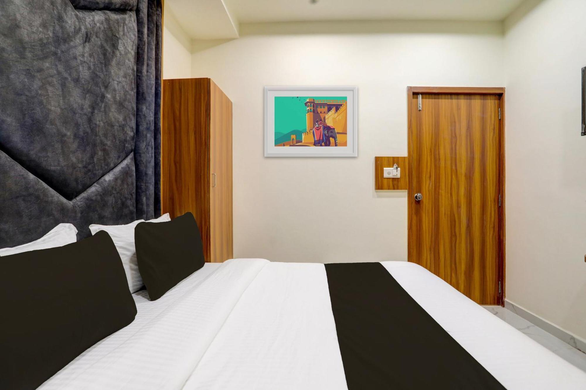 Hotel O Sun Light Ahmedabad Eksteriør billede