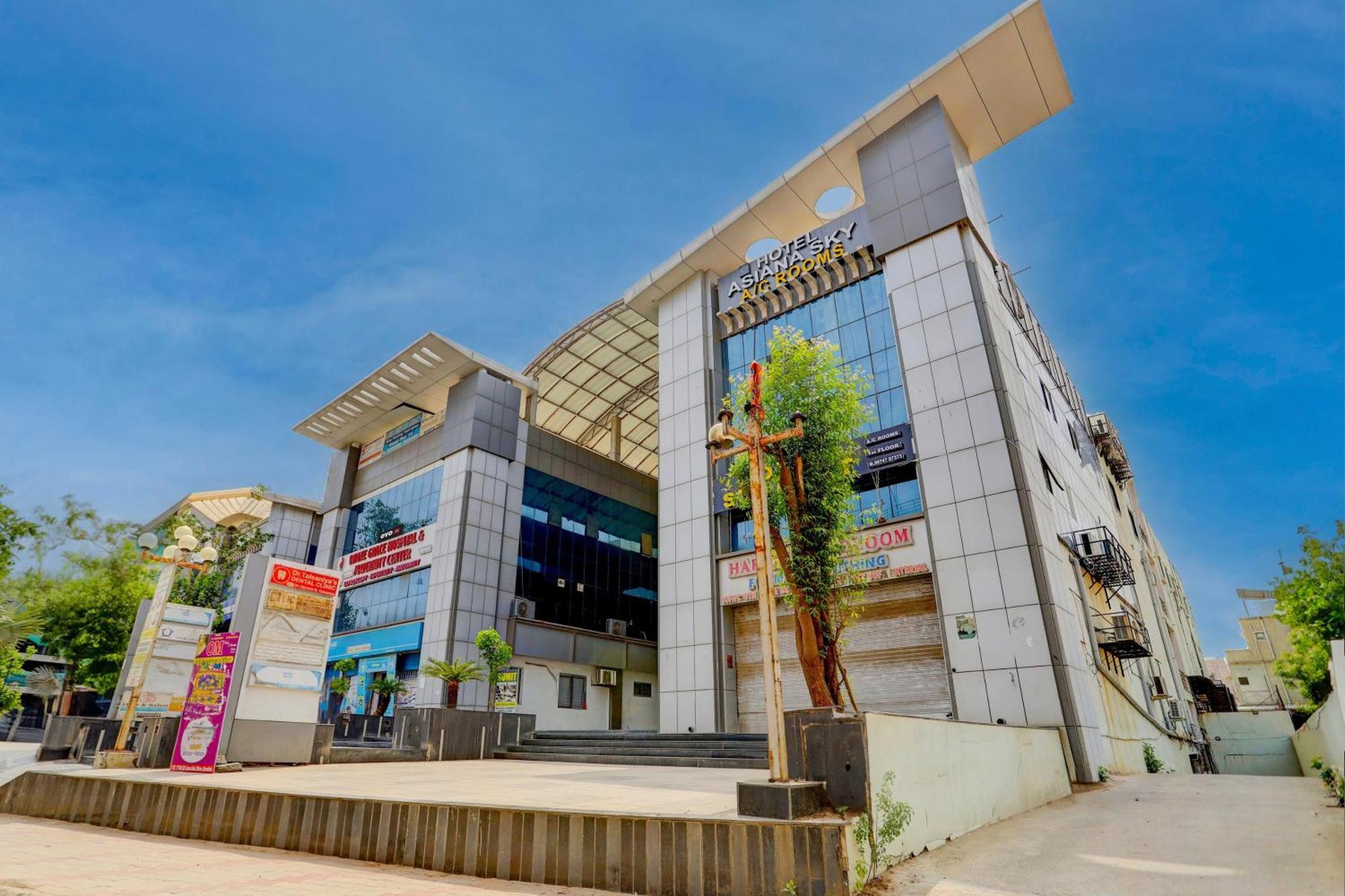 Hotel O Sun Light Ahmedabad Eksteriør billede
