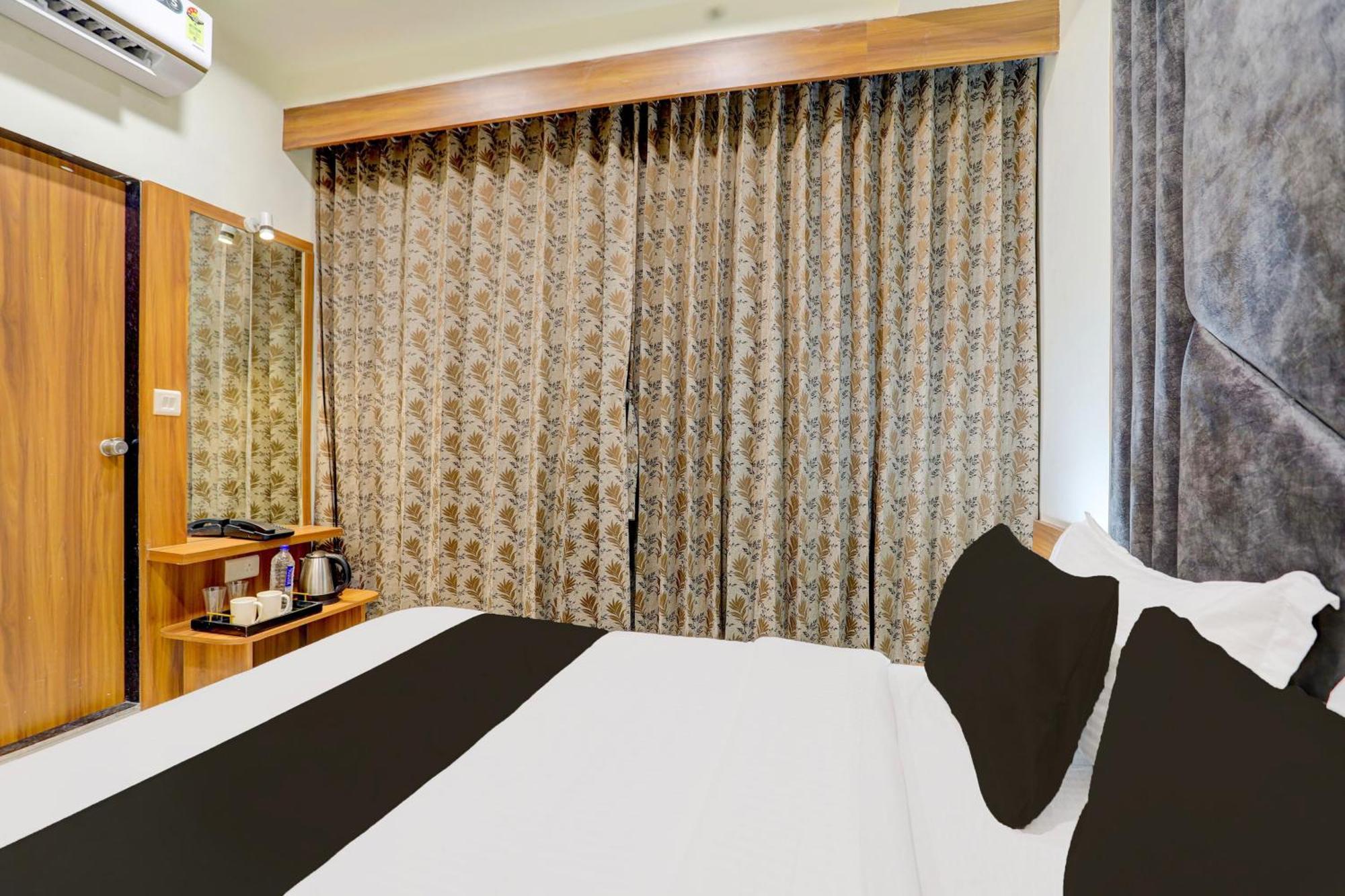 Hotel O Sun Light Ahmedabad Eksteriør billede